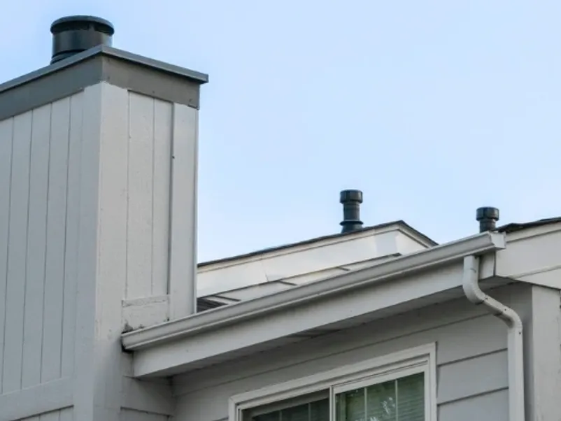 rs=w_800,h_602,cg_true,m (1) A building with a roof and chimney on top of it.